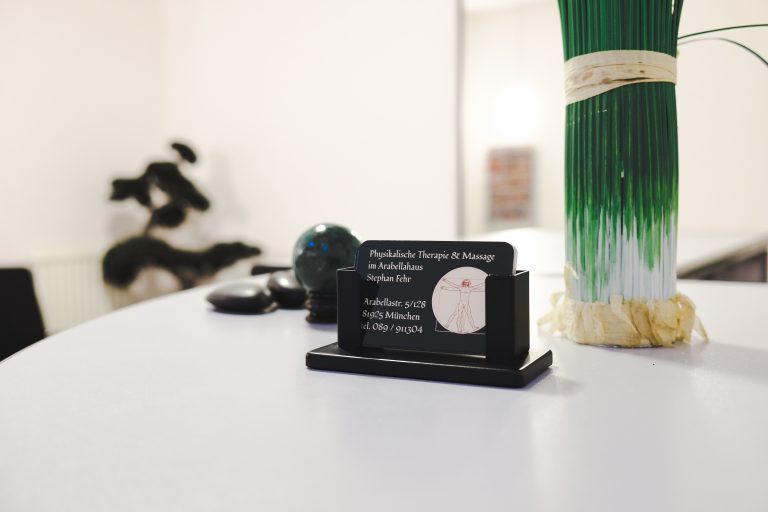 Physikalische-Therapie-Massage-im-aerztezentrum-Arabellahaus